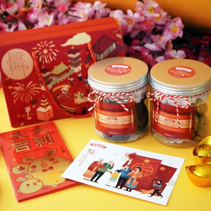 

Spesial Valentine Day Le Biscuit - Imlek & Valentine Hampers - 2 Jar Soft Baked Cookies