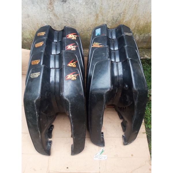 tebeng sayap depan suzuki rc100 bravo original