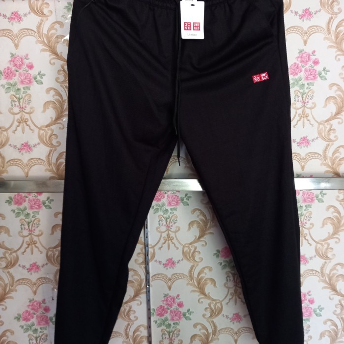 celana training Merk Uniqlo Original Full tag 4 wrna size m.l.xl hitam - M (P3H3) Pria Running Pants