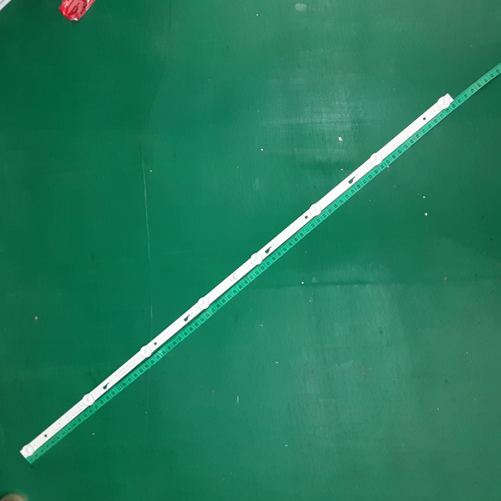 Backlight Led 8mata 3volt 76-73,2cm Panasonik tp188 1 Set 3 Batang