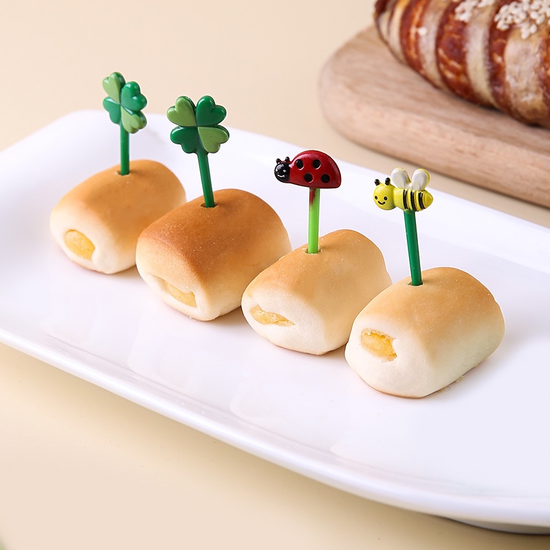 8 / 12Pcs Kids Fruit Picks Needle Stick Toothpicks Mini Creative Fruit Cake Dessert Food Forks Cartoon Cute Bees Clover Lunch Box Decor Bento Accessories