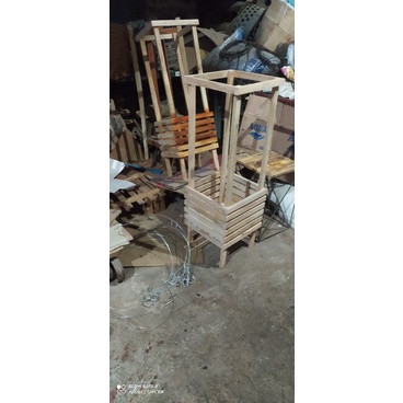 pot kayu kotak