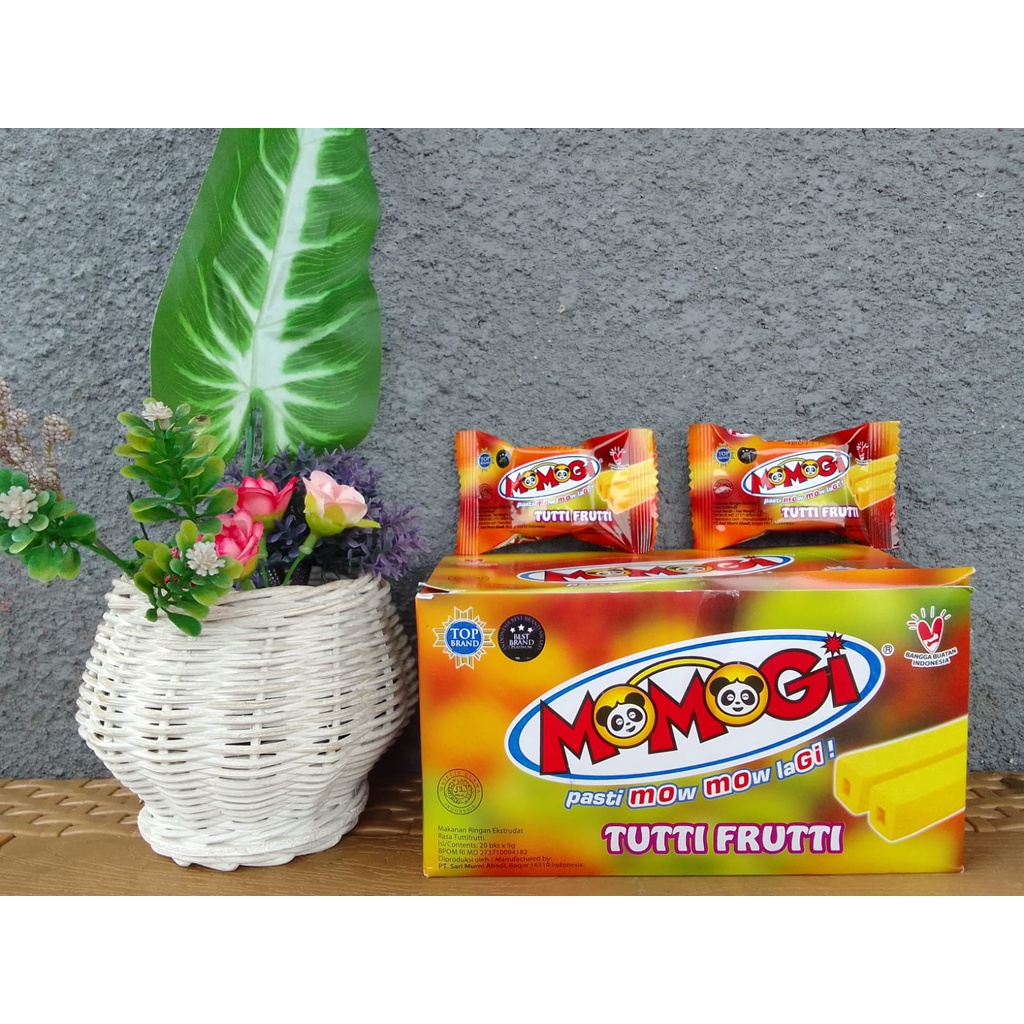 

Snack Jajanan Anak Momogi Tutti Frutti 1 Box isi 20 Pcs x 6 Gram