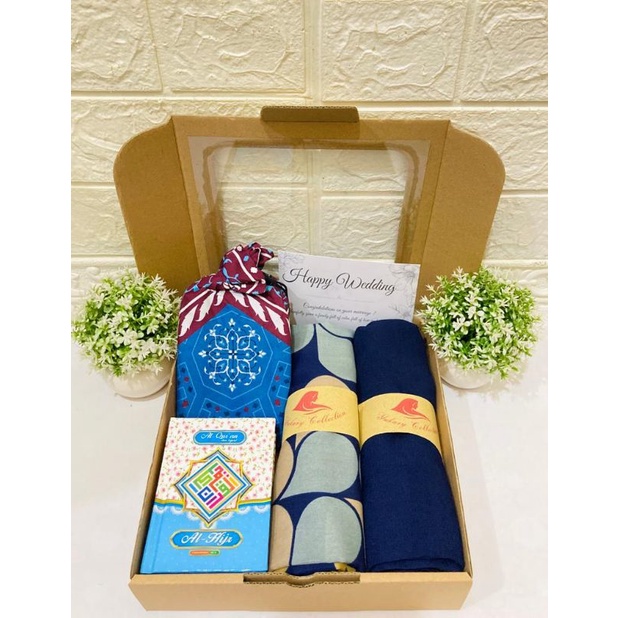 

Hampers Hijab Bella Square / Hijab Motif / Kado Pernikahan / Ulang Tahun / Hampers Lebaran / Ramadhan de