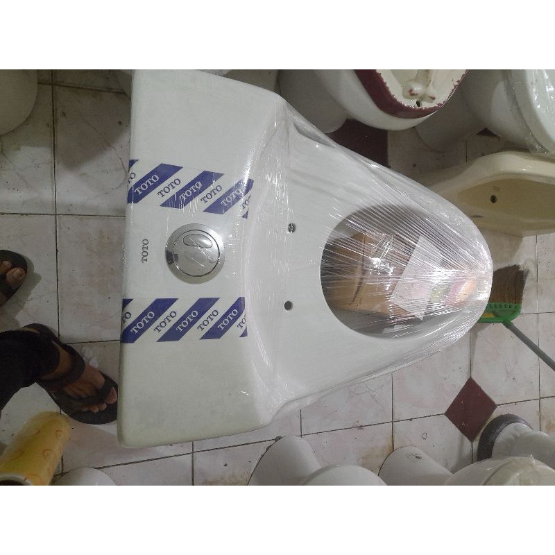 CLOSET DUDUK TOTO CW 823 NJ BARU GRESS