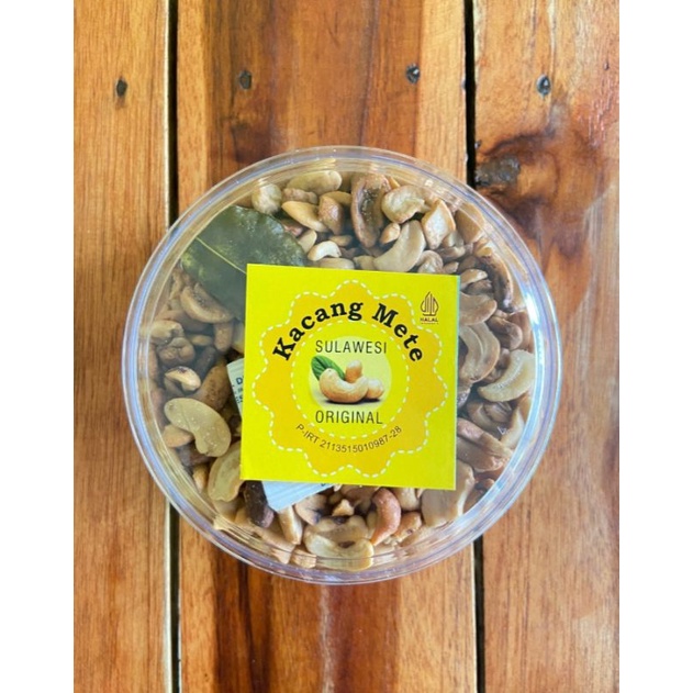 

kacang mete sulawesi