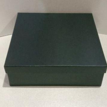 

Nikmati Gift Box Kotak Kado 22x22T10, 25x25T10, 25x20T5/Kotak Kado/Kotak Hadiah Terbaik