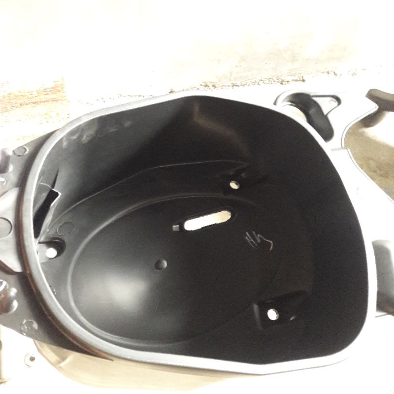 BAGASI VARIO KARBU 110 ORI