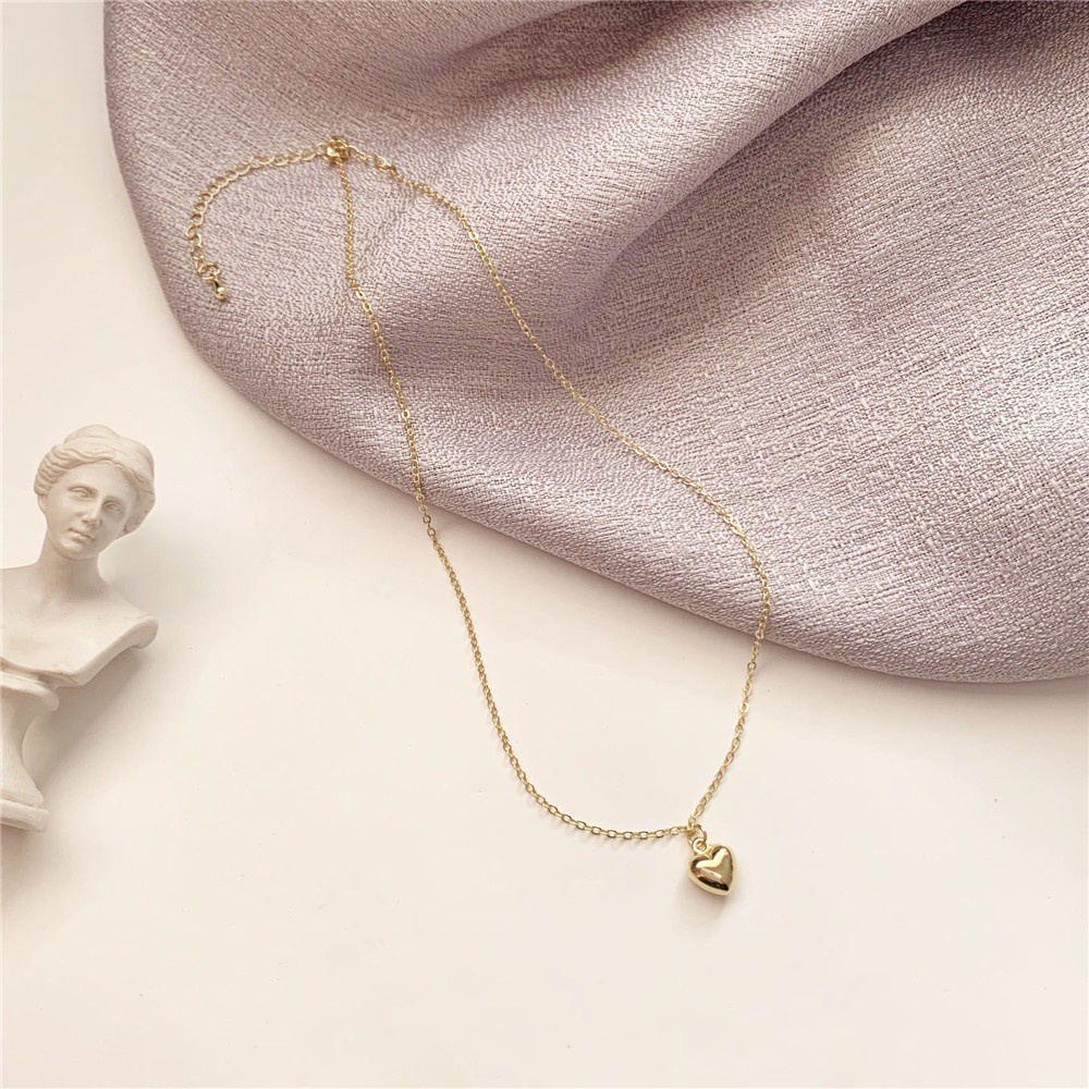 Woman INS fashion Emas Cinta Hati Liontin Kalung Perhiasan Rantai Klavikula Sederhana