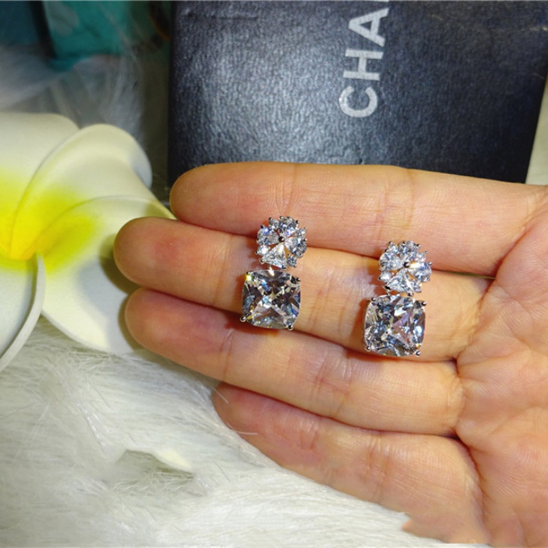 Anting Berlian Imitasi Perjamuan Pengantin Premium Butik Anting Bersinar Square Zircon Stud Earrings