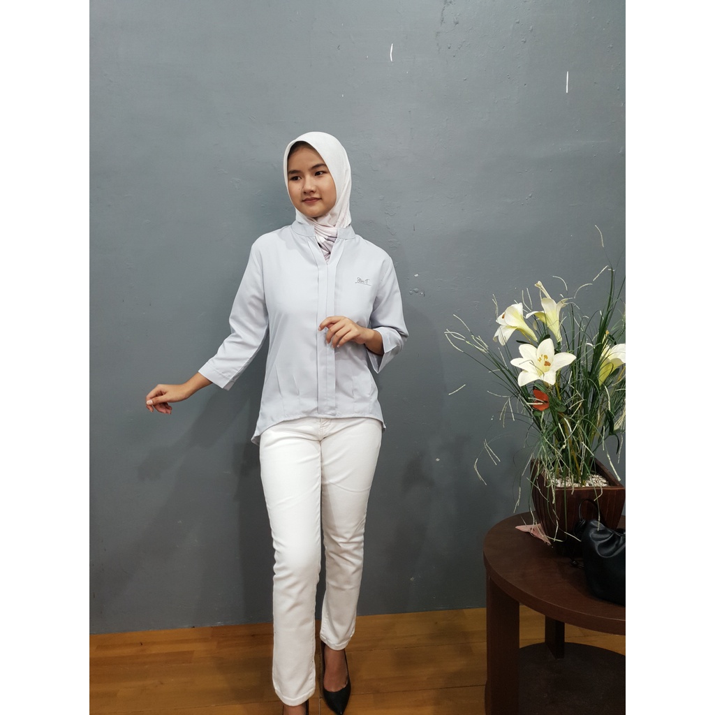 Kemeja Wanita Missty SlimT Warna Biru Muda Lengan Panjang (ST36024)