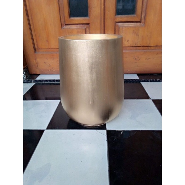 pot gentong dekorasi pelaminan ukuran tinggi 40 cm bahan spon karet Eva warna bronze mas//pelaminan/