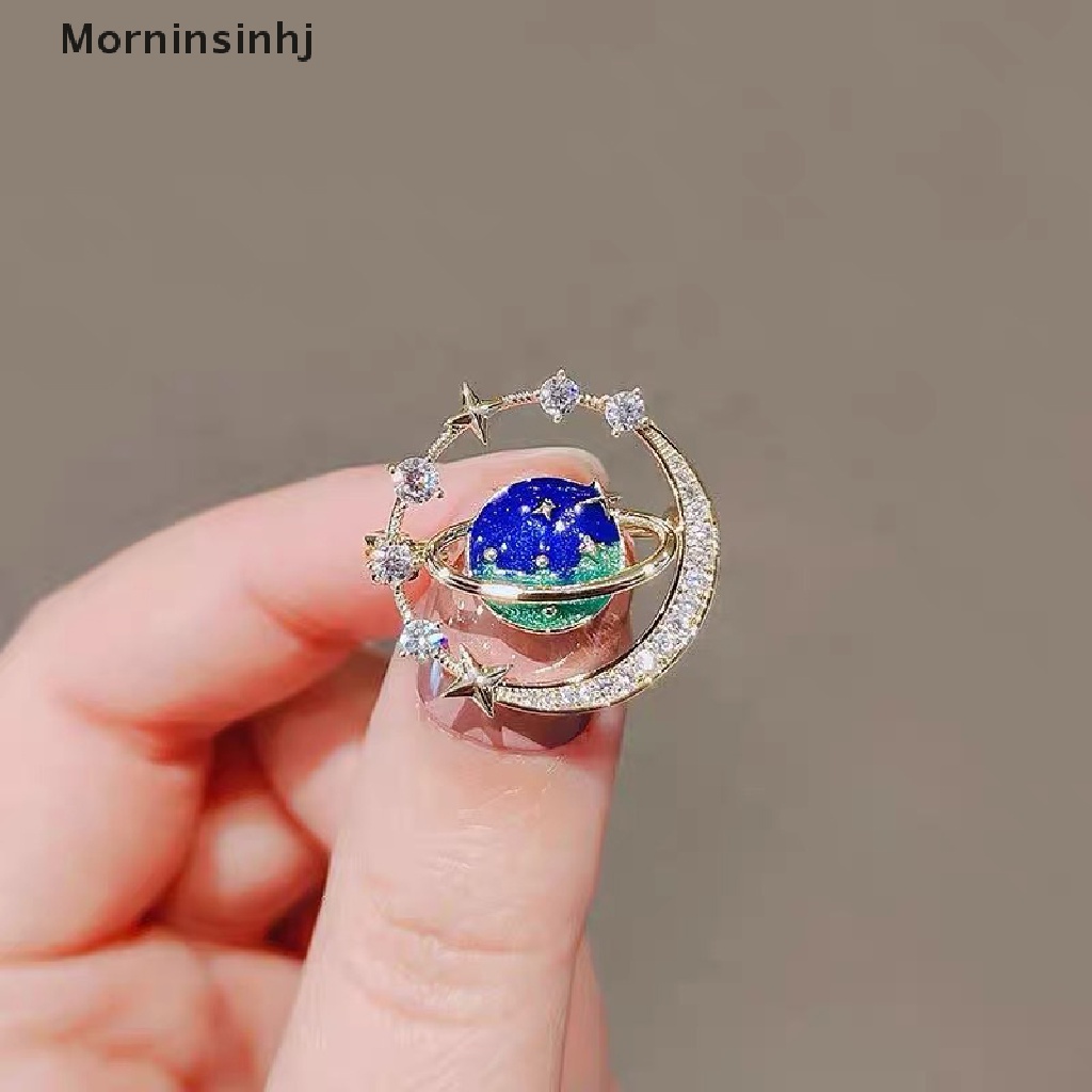 Mornin Lucu Bumi Bulan Bintang Bros Planet Biru Anti Liar Pin Mantel Syal Bros Enamel Korsase Pin Perhiasan Hadiah id