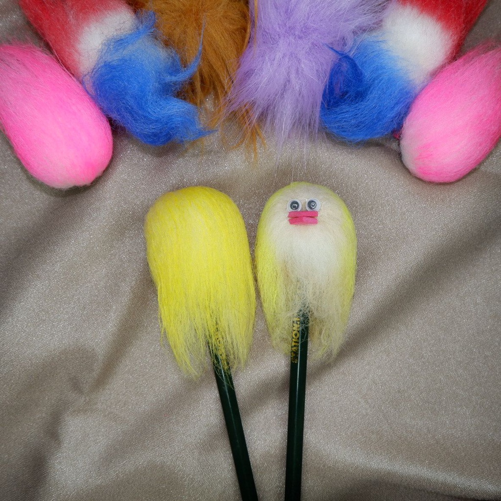 

Sufy Collection, Pensil karakter boneka bulu warna kuning, pesil anak tk/sd, alat tulis lucu unik murah, pensil boneka bagus
