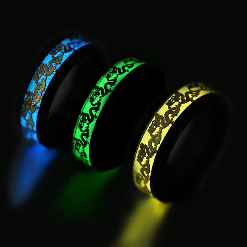 Jari Cincin Pasangan Perhiasan Untuk Wanita Dan Pria Hijau Bercahaya Sederhana Mode Naga Rings Retro Neon Latar Belakang Titanium Anti Karat