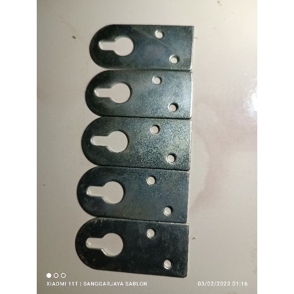 

Gantungan Papan Tulis