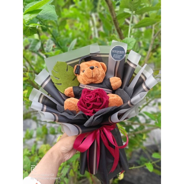 bucket wisuda/bucket wisuda murah/bucket wisuda bunga flanel/hadiah wisuda