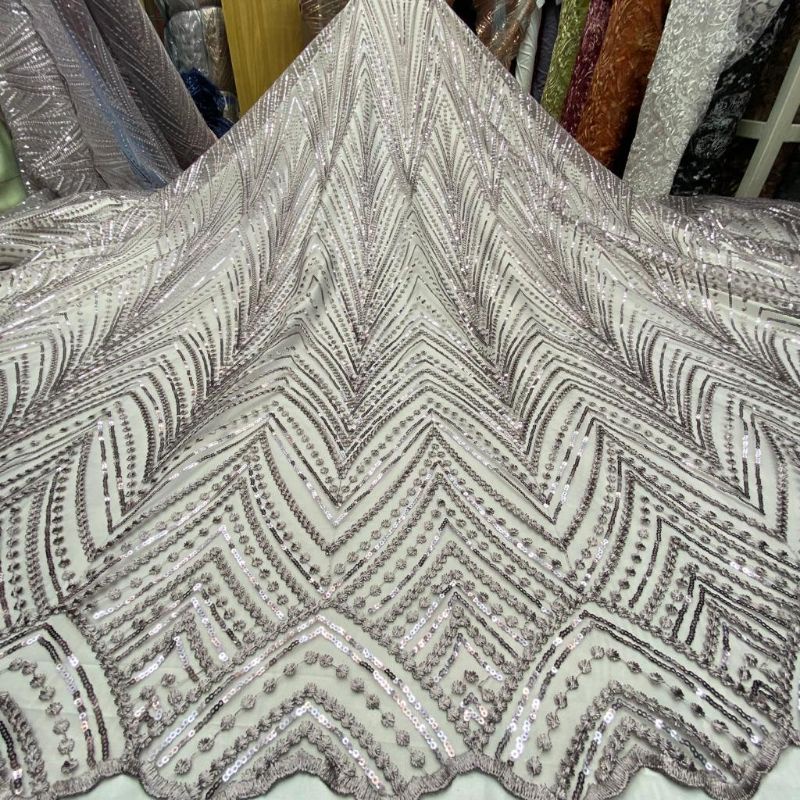 Tile Payet mutiara, Bahan kebaya Brokat swaroski payet