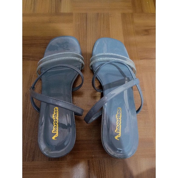 Preloved Sendal Wanita