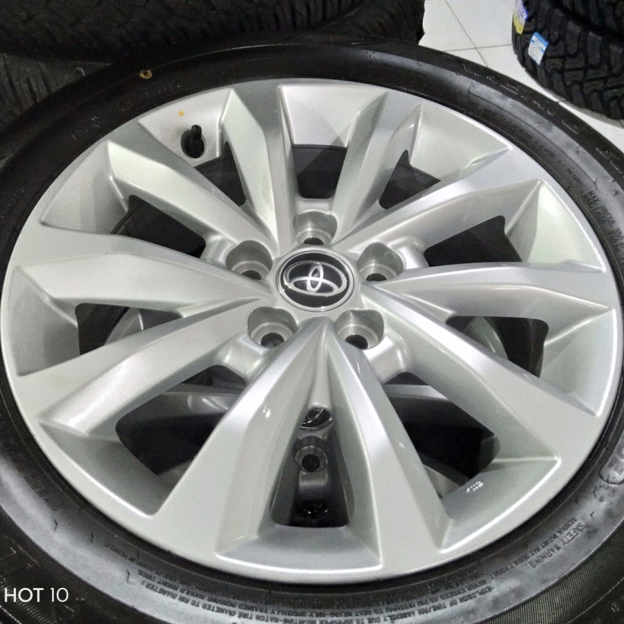 VELG MOBIL SECOND STANDAR INOVA ZENIX RING 17 PCD 5X114,3 + BAN