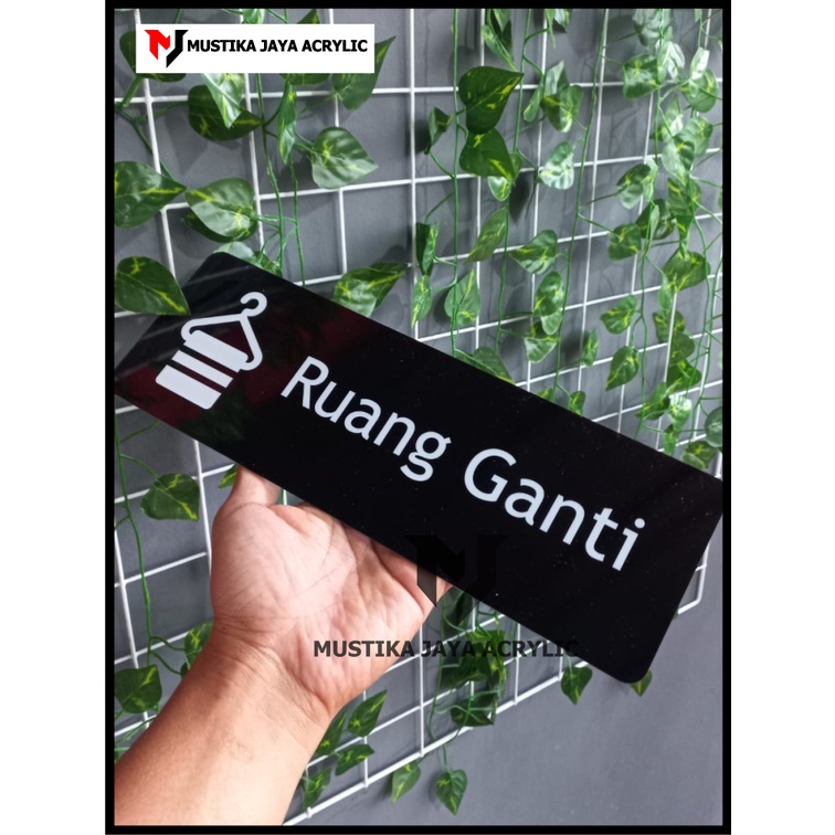 

papan nama ruang ganti tulisan ruang ganti sign ruang ganti bahan acrylic