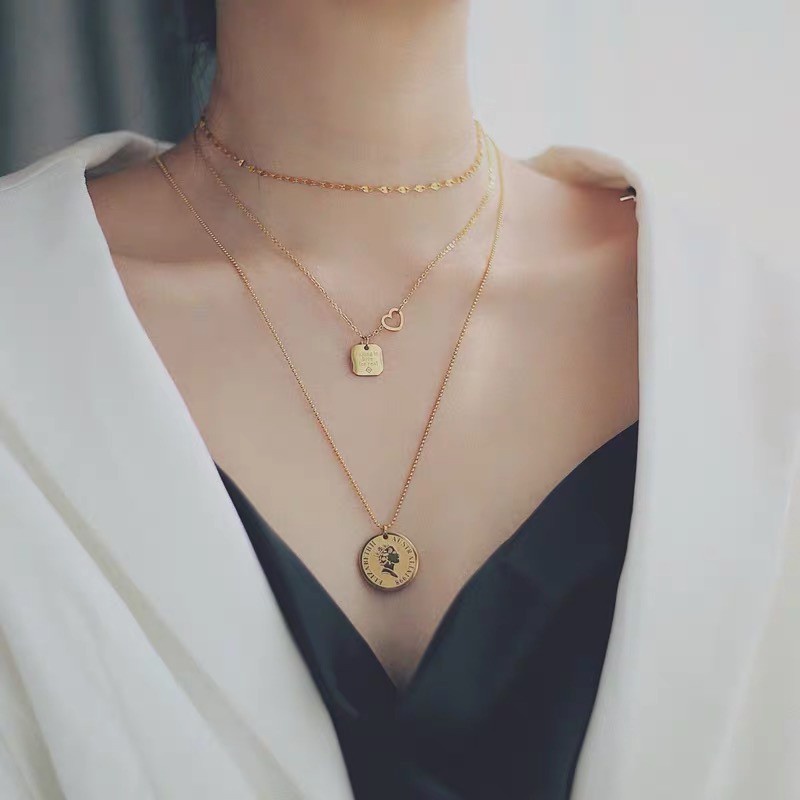 Kalung Rantai Pendek Dengan Liontin Koin Kecil / Besar Untuk Wanita | Kalung Rantai Pendek Dengan Liontin Koin Gambar Ratu Elizabeth Warna Emas Untuk Wanita | Kalung Rose Gold 18k | Kalung Bahan Stainless Steel | Kalung Bahan Titanium Steel | Hadiah Ulang