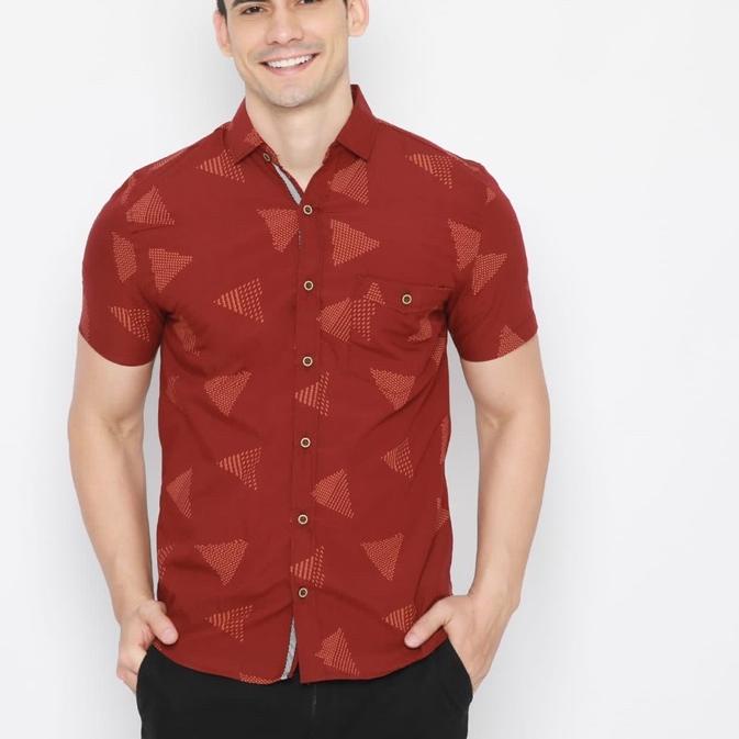 ➬ CODE MALE Kemeja Pria Pendek Motif Triangle Merah Slimfit ➳