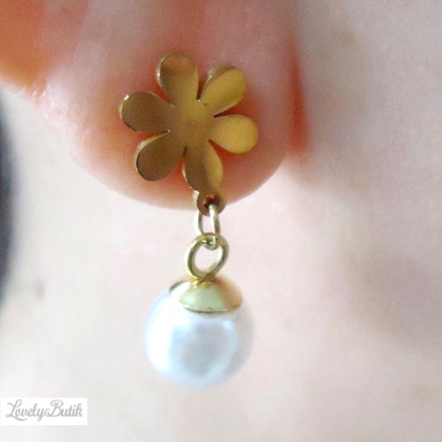 Anting Titanium Wanita Anti Karat Gandulan Mutiara Flower Anting Tindik Terbaru - Lovelybutik