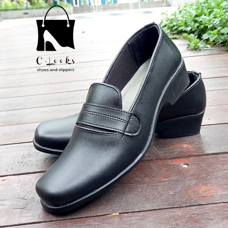 G.03 Sepatu Pantofel Perempuan Hitam Formal Sepatu Guru