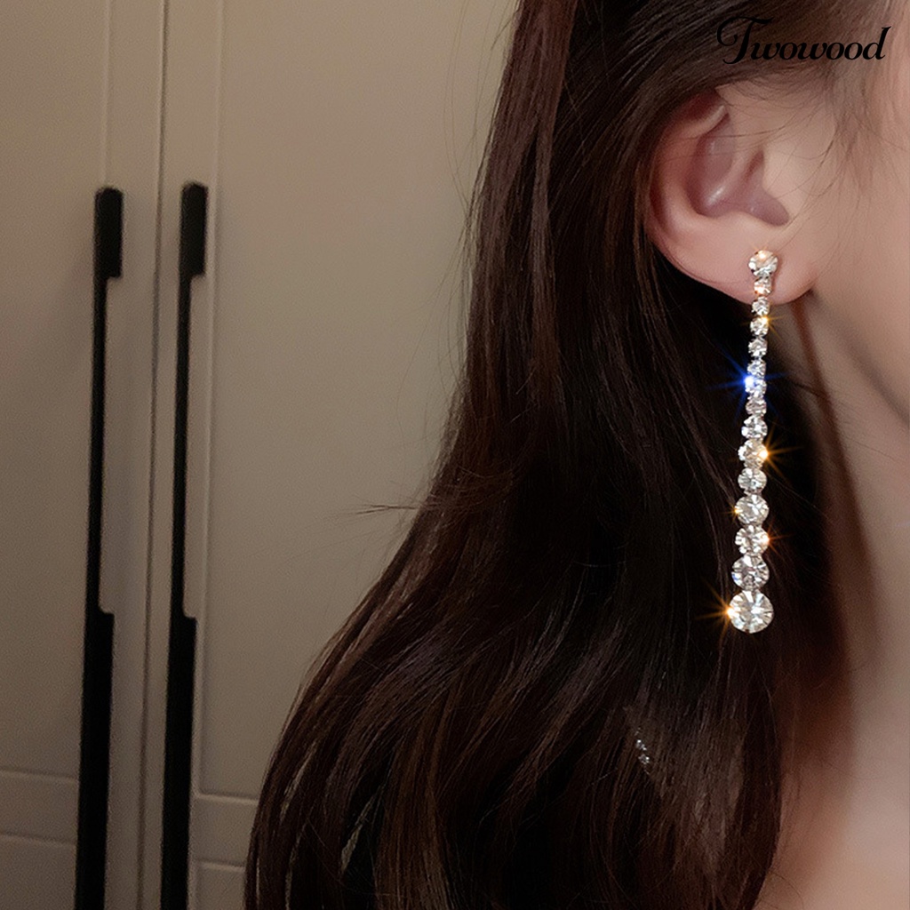 Twowood 1pasang Anting Pejantan Mungil Elegan Temperamen Kepribadian Peri Hadiah Mewah Berkilau Berlian Imitasi Jumbai Panjang Linear Earrings Perhiasan Fashion