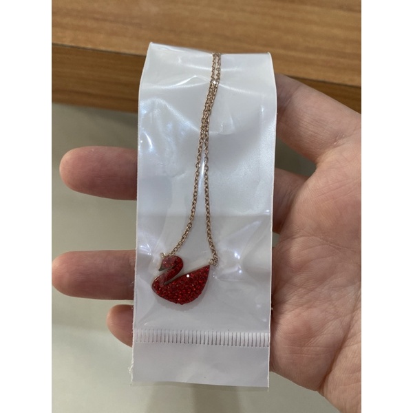 Kalung Titanium Angsa Hitam Dan Merah Super Cantik Premium