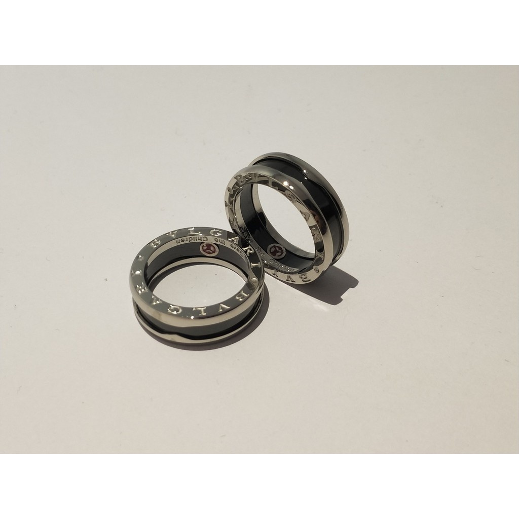 Cincin Bahan Keramik Warna Silver Hitam Anti Karat Hypoallergenic Untuk Hadiah Ulang Tahun