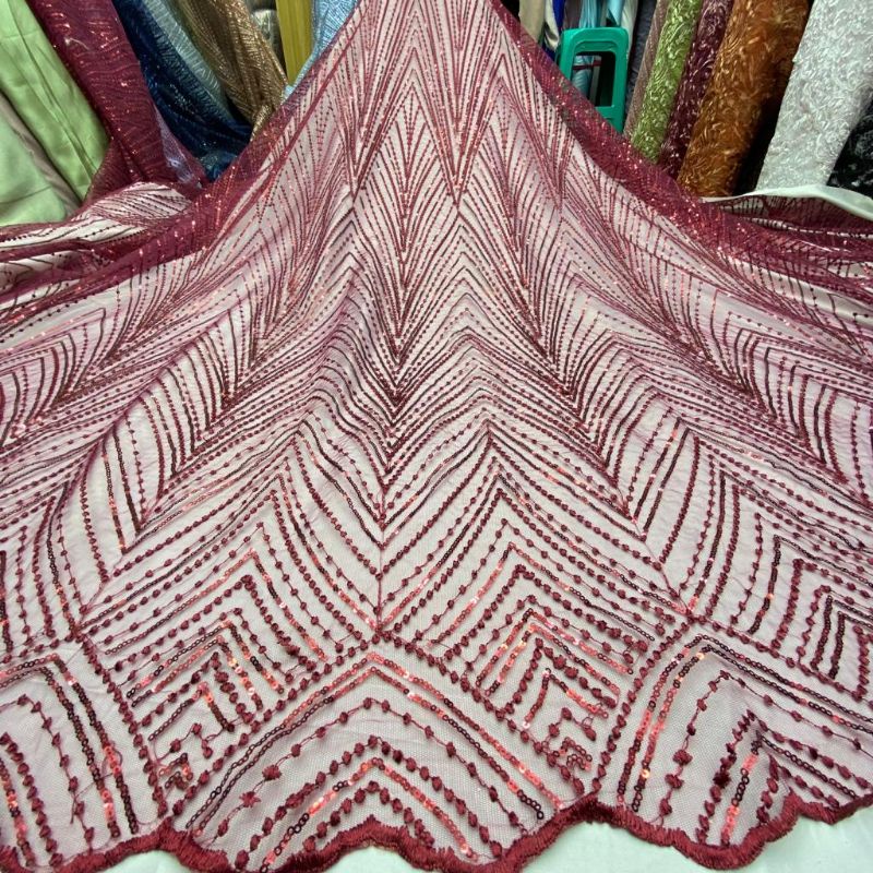 Tile Payet mutiara, Bahan kebaya Brokat swaroski payet