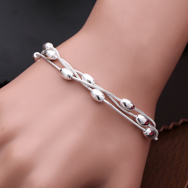 Gaya Eropa Dan Amerika Wanita Perak Tiga Baris Gelang Manik Cahaya/Ladies Charm Olive Bead Chain Bracelets/Bangle Elegan Trendi/Aksesoris Perhiasan