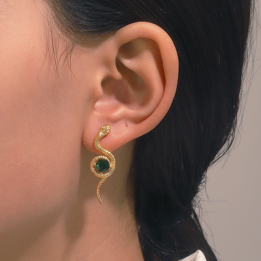 Temperamen Berliku Anting Ular Kecil Retro Fashion Hijau Zirkon Serpentine Earring Untuk Wanita Perempuan Perhiasan Pesta