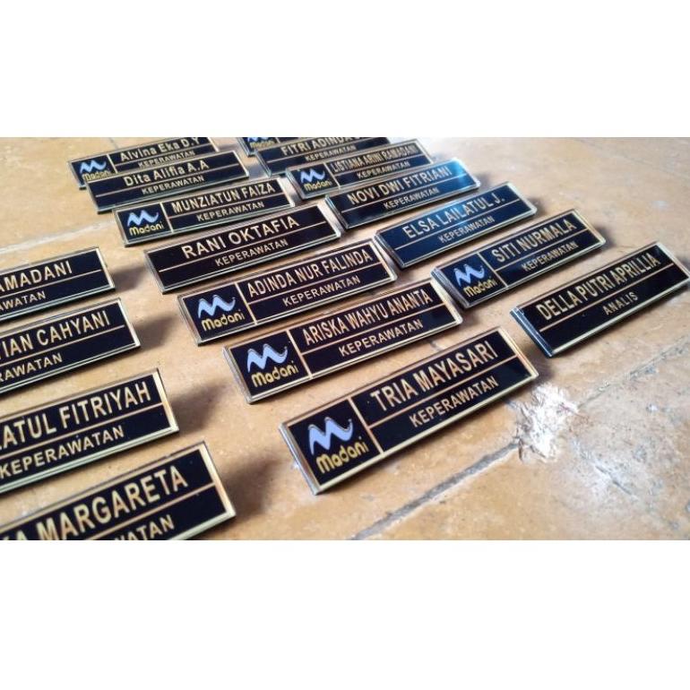 

M95 Nama Dada Name Tag Akrilik Peniti TELAH HADIR ▲