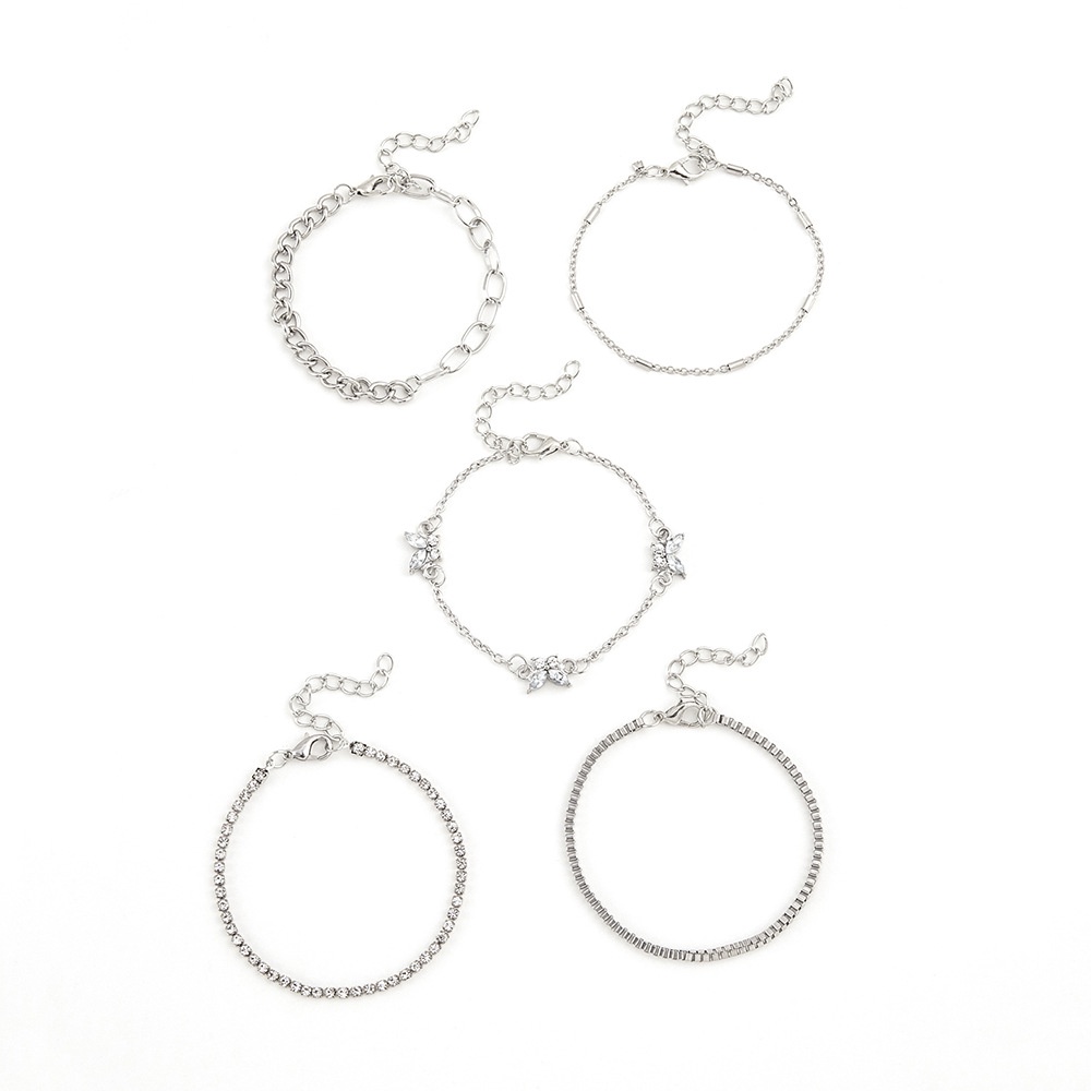 Individual Mode Sederhana Lady Point Diamond Butterfly Rantai Tembaga Bertatahkan Berlian Cakar Rantai Manual Multi-layer Gelang Kombinasi Set