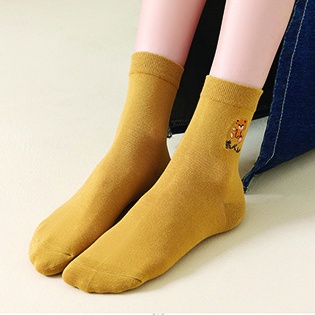 ⭐️𝐈𝐇𝐒 𝟗𝟐𝟏 𝐋𝐚𝐦𝐩𝐮𝐧𝐠⭐️Kaos Kaki Pria Wanita Panjang Setinggi Betis Motif Beruang Bear Fashion Socks Korea