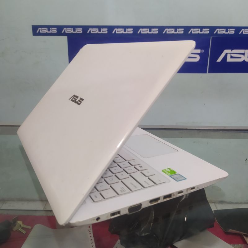 Asus A456U Core i5 ram 8 gb SSD
