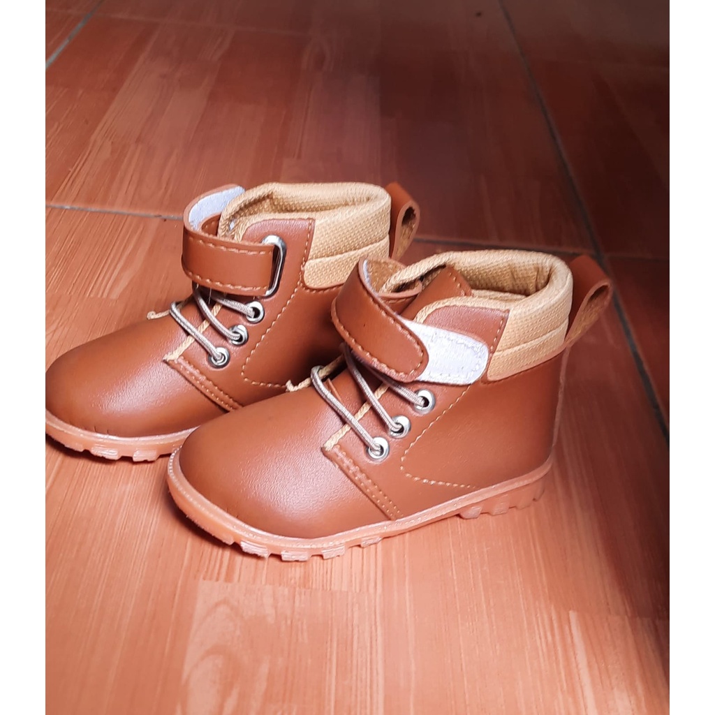 Preloved sepatu boot anak laki-laki doctmart