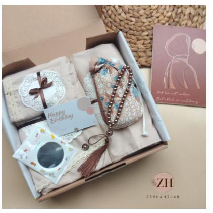 

Hampers Mukena Premium Renda / Paket Alat Sholat/ Gift Box Lebaran 019