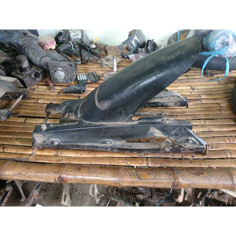 Jual Swing Arm Lengan Ayun Bajaj Pulsar 135 LS Set Dengan Slebor