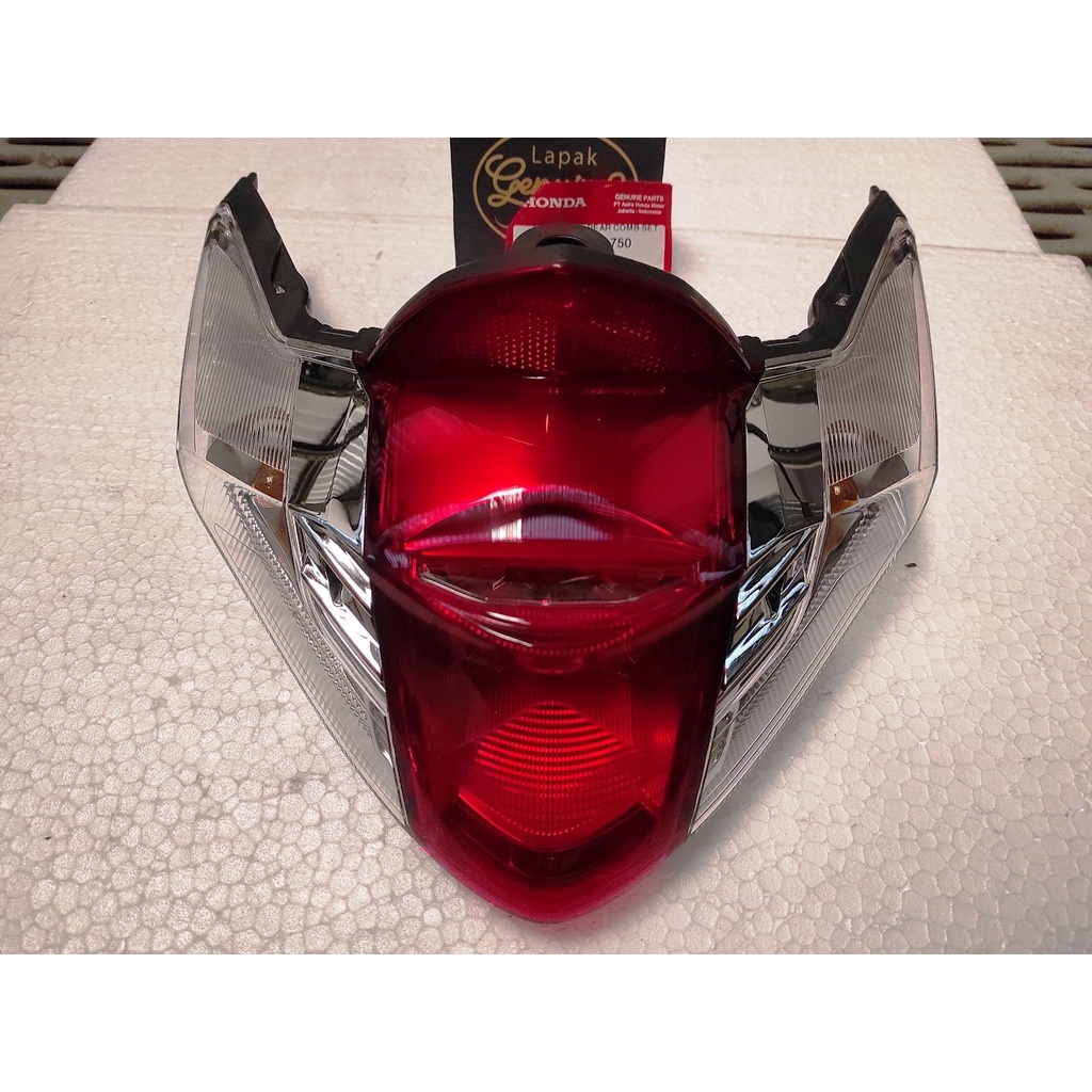 LAMPU BELAKANG REVO AT MATIC 3370A-KWZ-750 ORI AHM