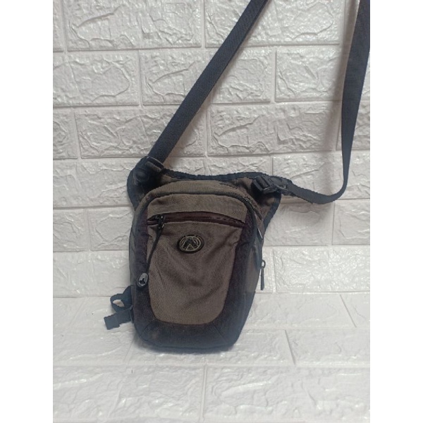 Preloved/second/bekas tas selempang mini Eiger