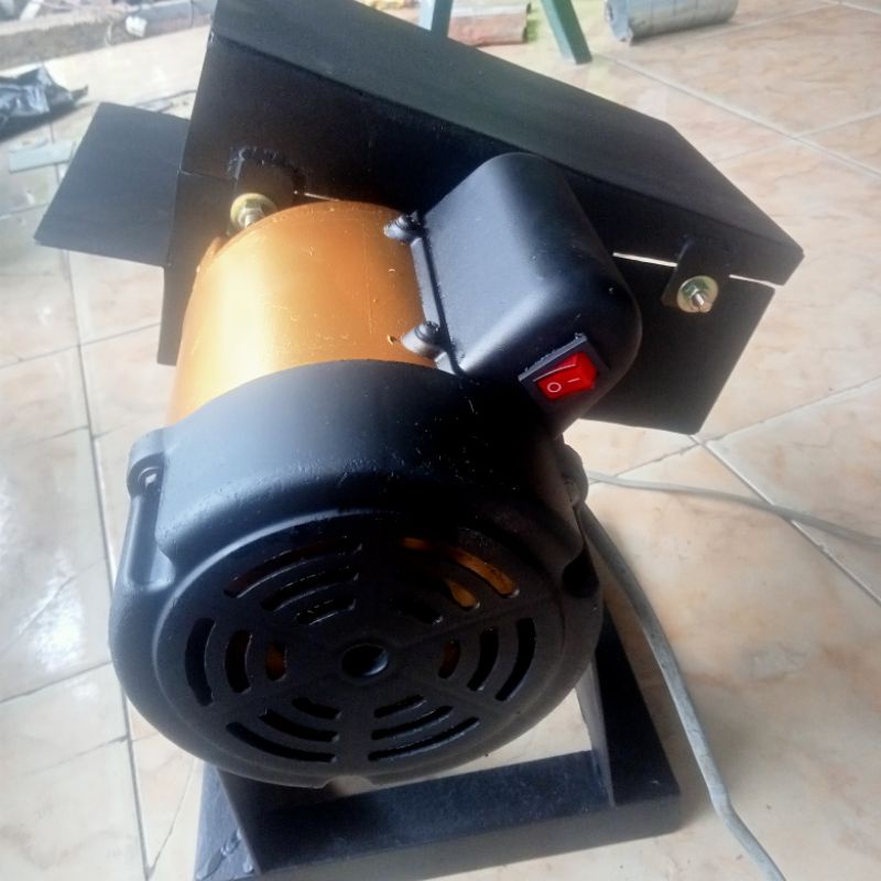 perontok pemipil jagung mesin dinamo sanyo/pompa air