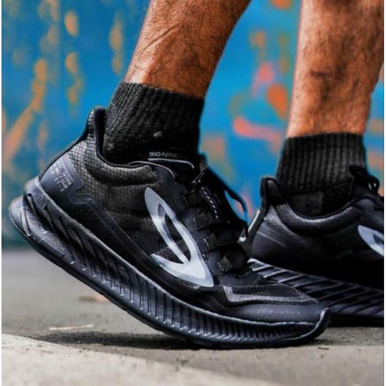 Sepatu Running GEIST EKIDEN ALL BLACK