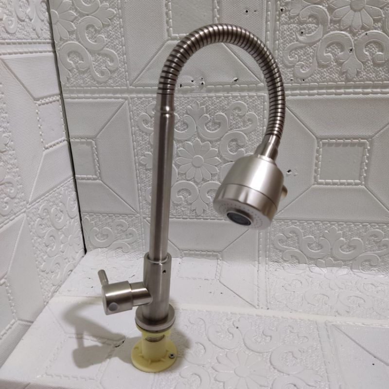 kran wastafel fleksibel