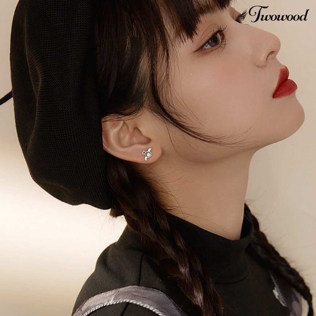 Twowood 1pasang Wanita Ear Studs Angels And Demon Minimalis Hias Warna Gradien Pribadi Dekorasi Telinga Sayap Asimetris Anti-Alergi Women Earrings Hadiah Anniversary