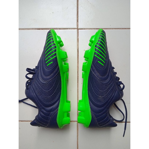 SEPATU.SEPAKBOLA.CALCI.ATOM.NEUTRON.SC