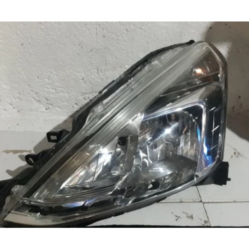 headlamp livina 2013-2016